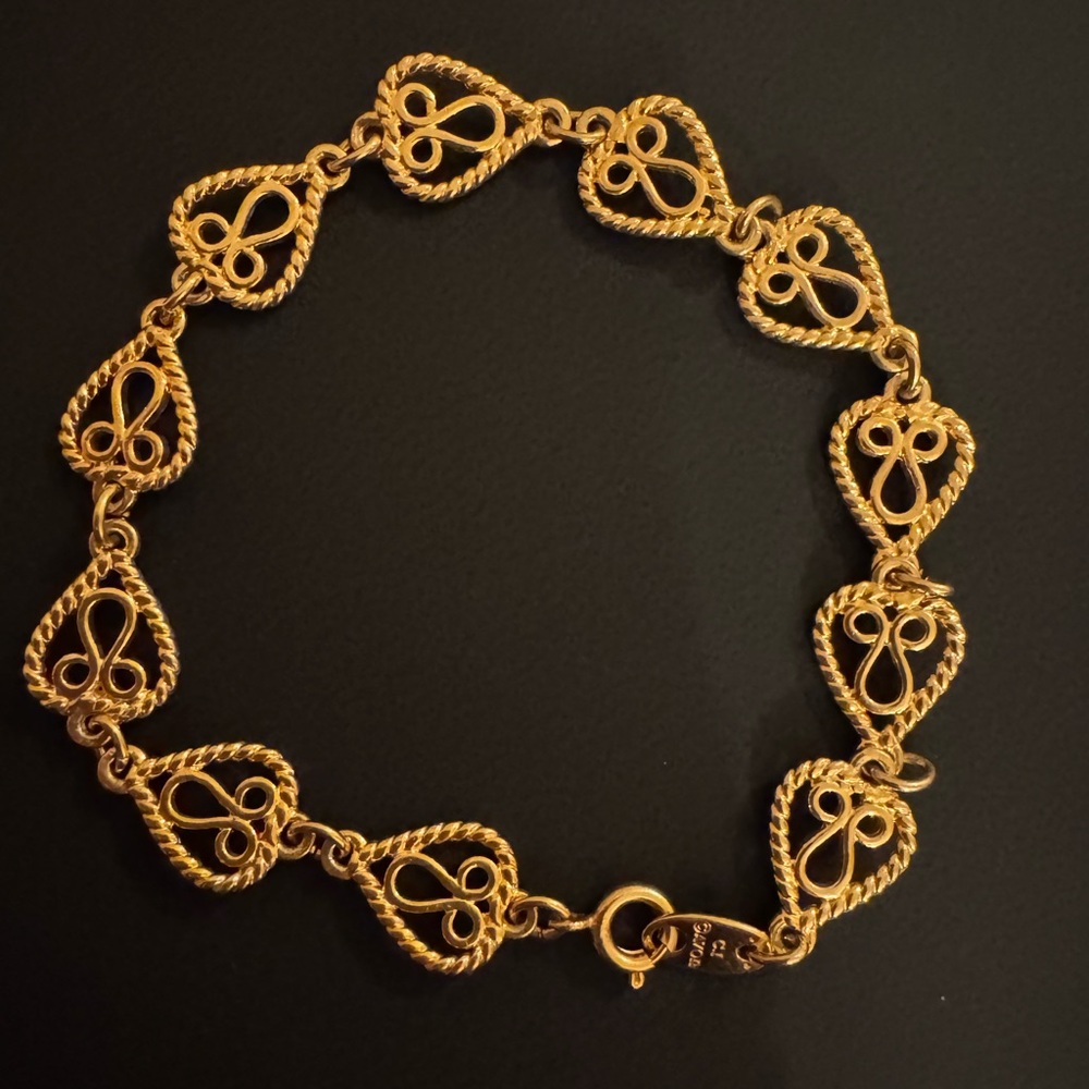 Avon Gold Heart Link Bracelet Vintage Y2K
